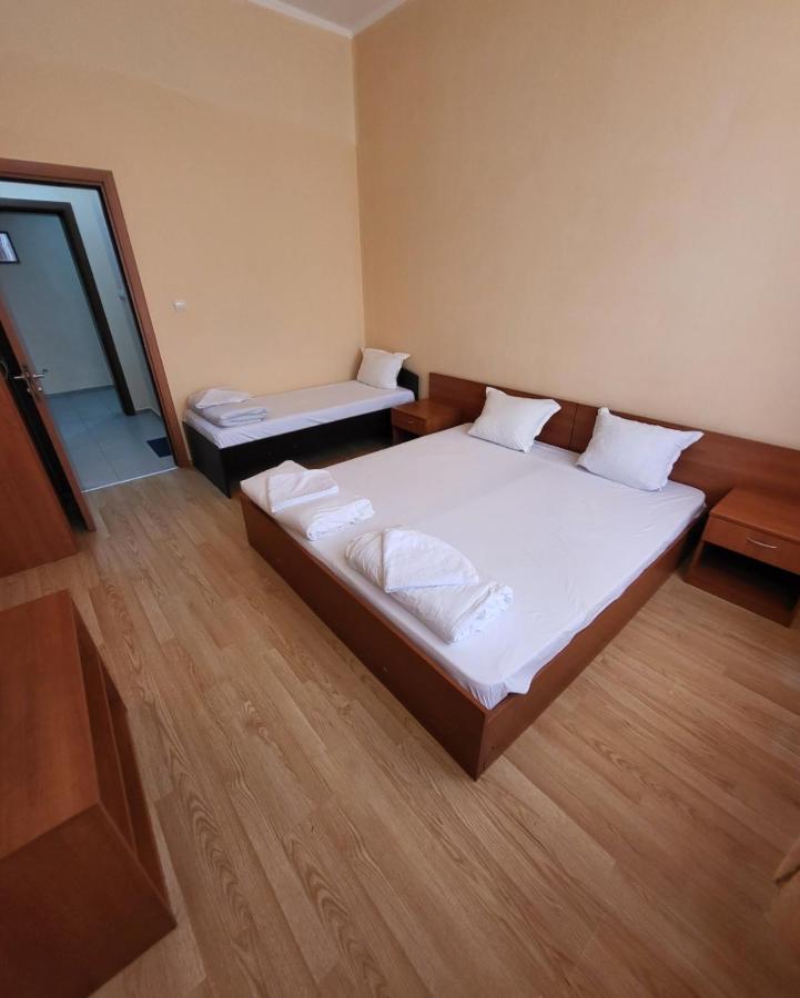 Provans Famili Hotel Letnica Zewnętrze zdjęcie