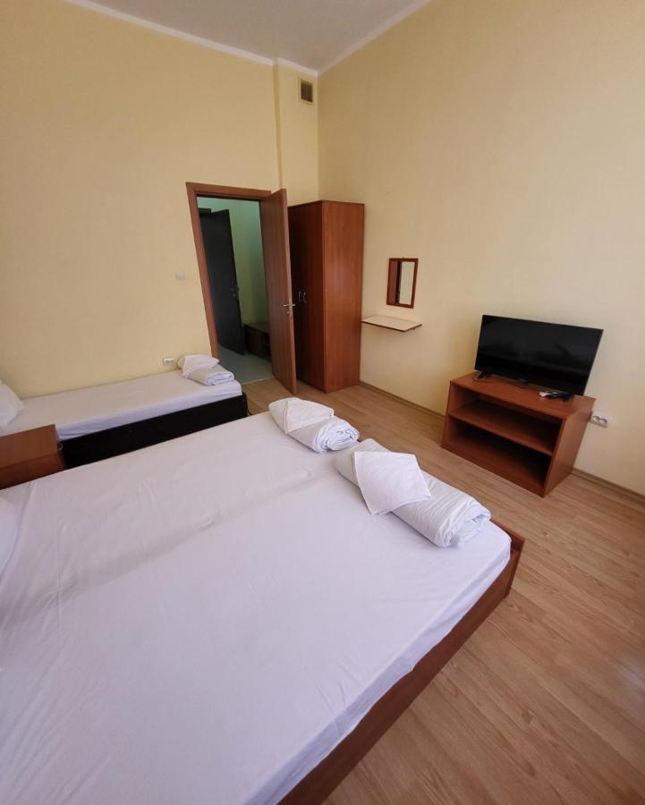 Provans Famili Hotel Letnica Zewnętrze zdjęcie