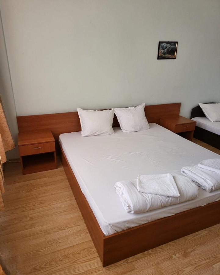 Provans Famili Hotel Letnica Zewnętrze zdjęcie