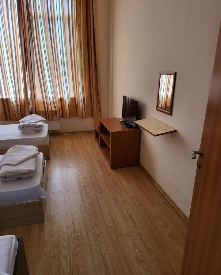 Provans Famili Hotel Letnica Zewnętrze zdjęcie