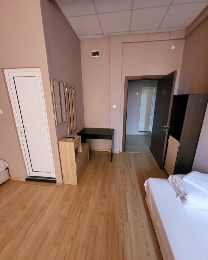 Provans Famili Hotel Letnica Zewnętrze zdjęcie