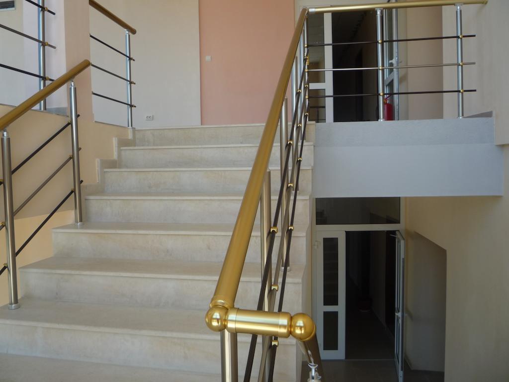 Provans Famili Hotel Letnica Zewnętrze zdjęcie