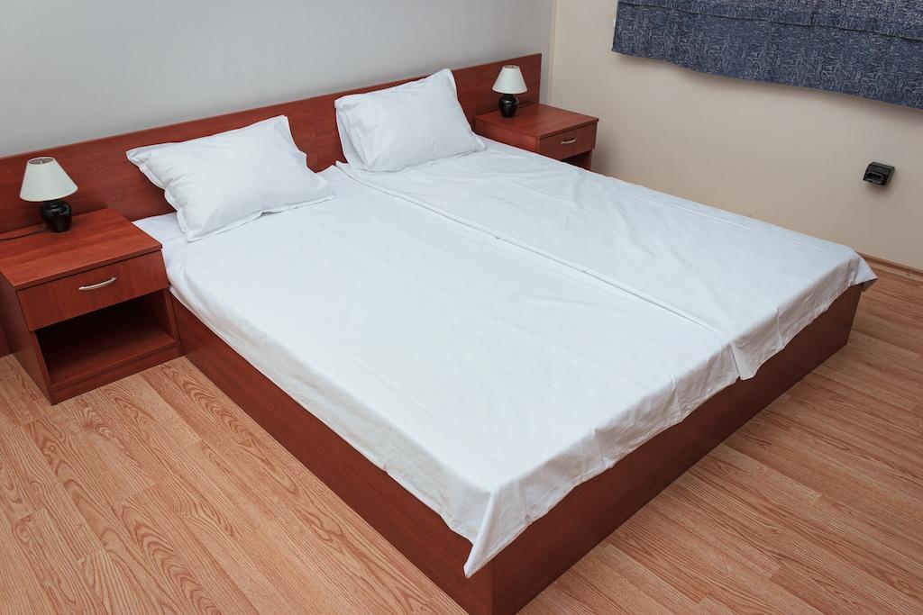 Provans Famili Hotel Letnica Pokój zdjęcie